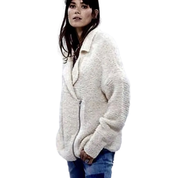 Free People Sweaters - FREE People Oversized Wool Blend Soft Fuzzy Thick Ivory Moto Zip Sweater XS